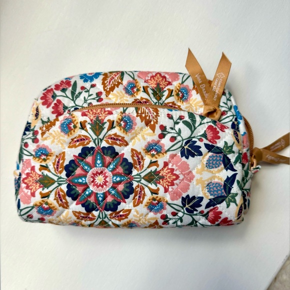 Vera Bradley Small Cosmetic - Picture 1 of 5